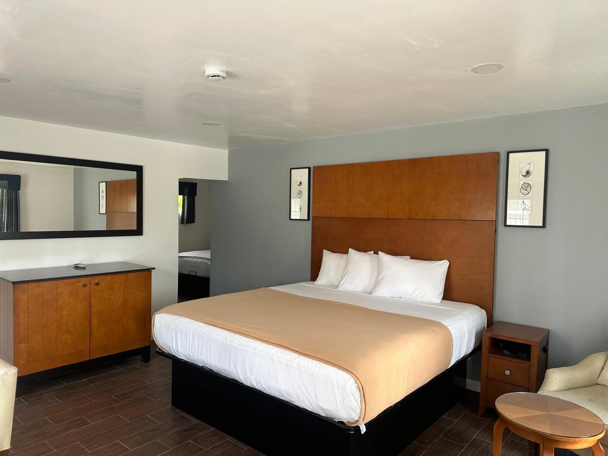 Oceanside Inn & Suites Kültér fotó