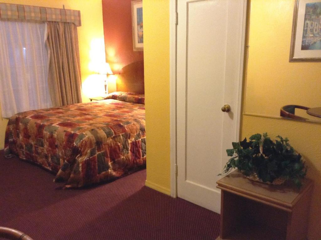 Oceanside Inn & Suites Szoba fotó